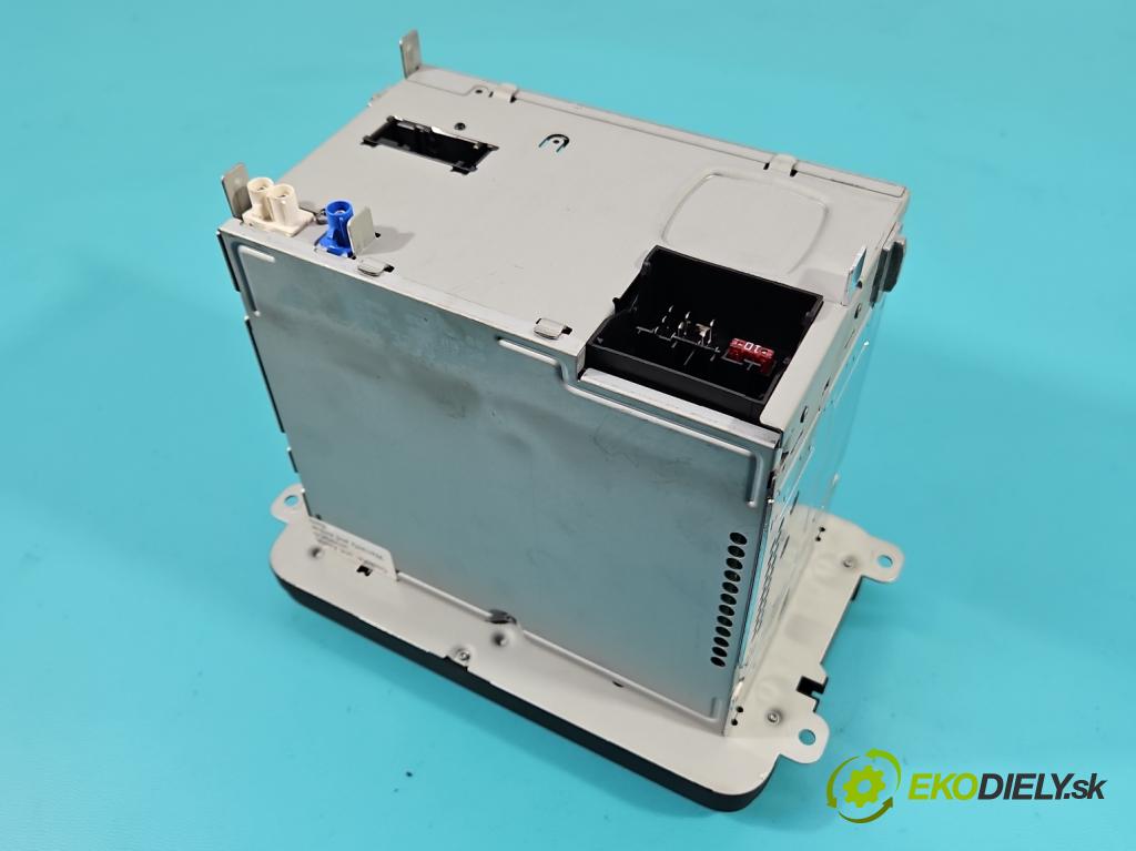 Vw Passat B7 2010-2014 2.0 tdi CFF 140 HP manual 103 kW 1968 cm3 5- Radio originál 3C8035279