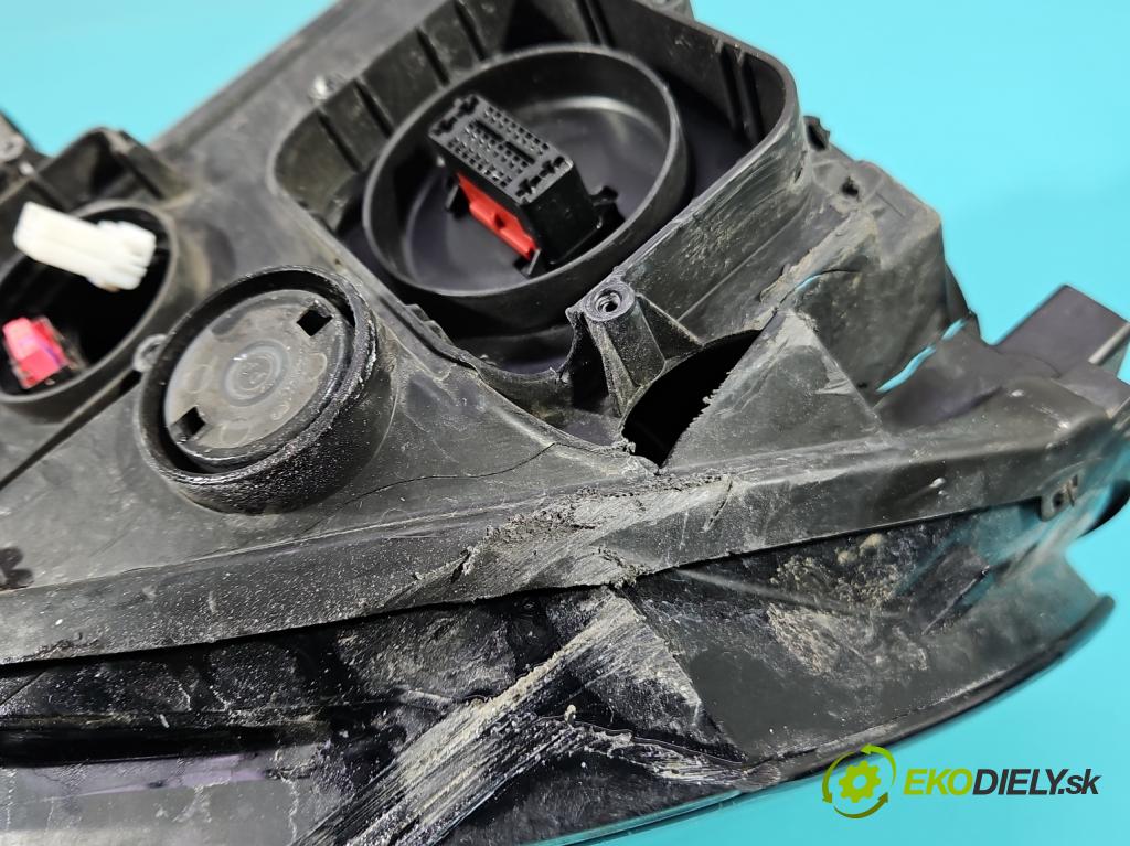 Vw Passat B7 2010-2014 2.0 tdi 140 HP manual 103 kW 1968 cm3 5- Reflektor: pravý 3AB941752 (Svetlo predné pravé)