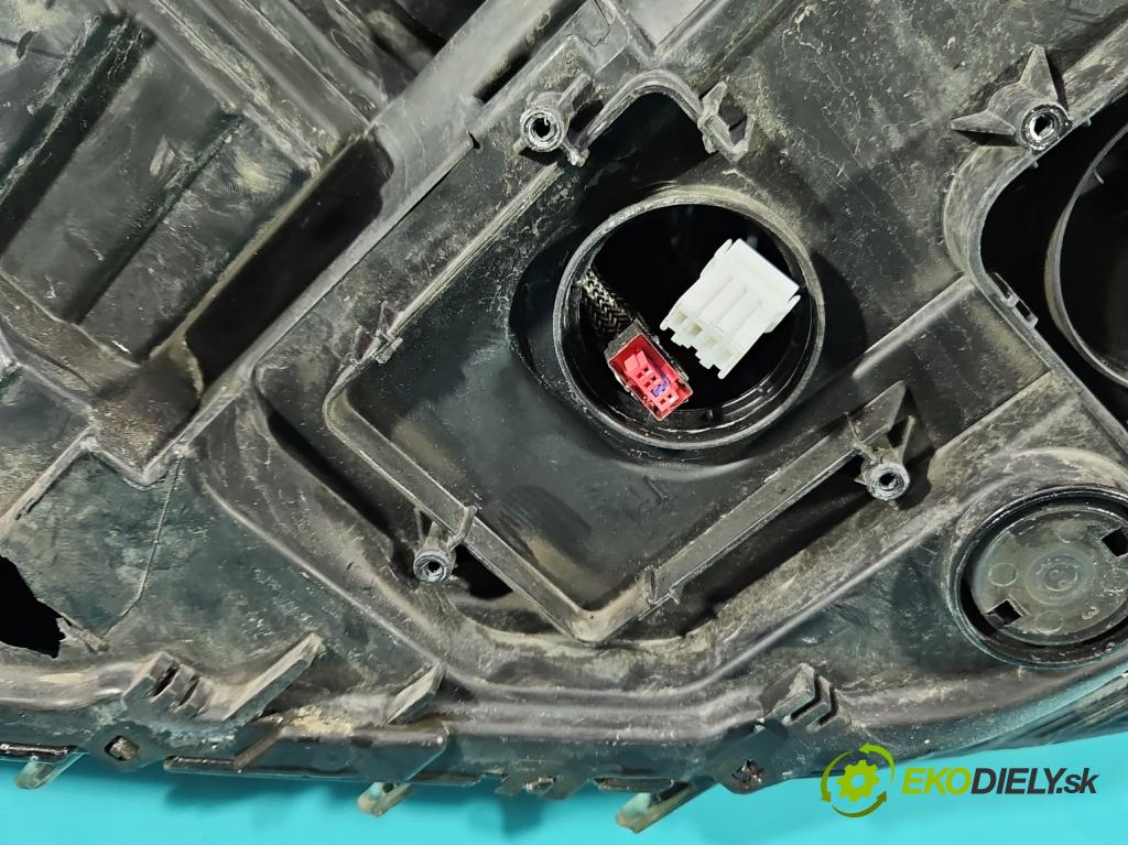 Vw Passat B7 2010-2014 2.0 tdi 140 HP manual 103 kW 1968 cm3 5- Reflektor: pravý 3AB941752 (Svetlo predné pravé)