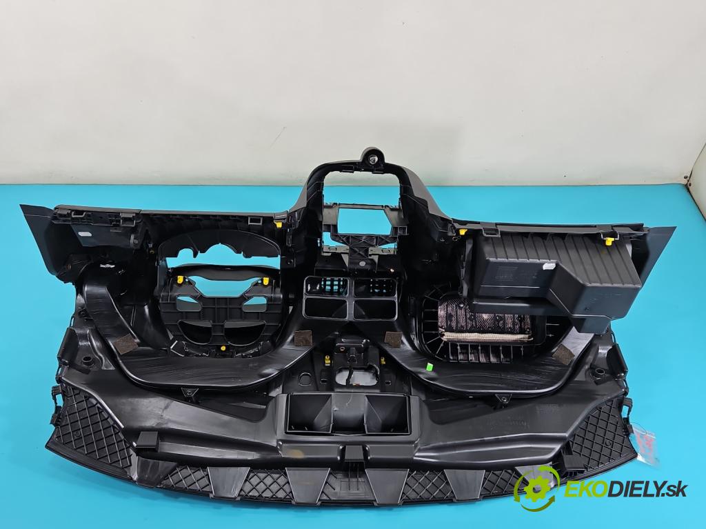 Opel Corsa D 2006-2014 1.2 16V 80 HP manual 59 kW 1229 cm3 5- kokpit,pristrojová doska rozdeľovacia