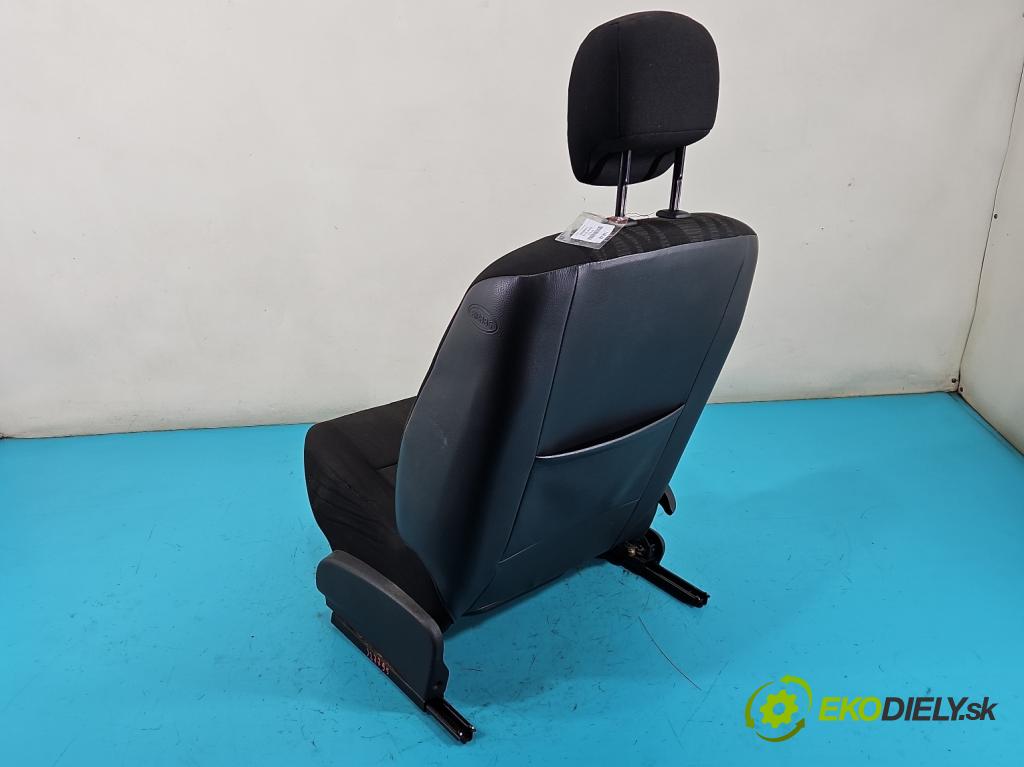 Dacia Duster I 2010-2018 1.6 16V 105 HP manual 77 kW 1598 cm3 5- Sedačka ľavý  (Sedačka, sedadlo)