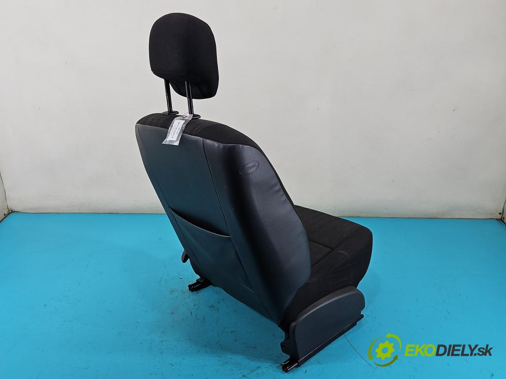 Dacia Duster I 2010-2018 1.6 16V 105 HP manual 77 kW 1598 cm3 5- Sedačka pravý  (Sedačka, sedadlo)