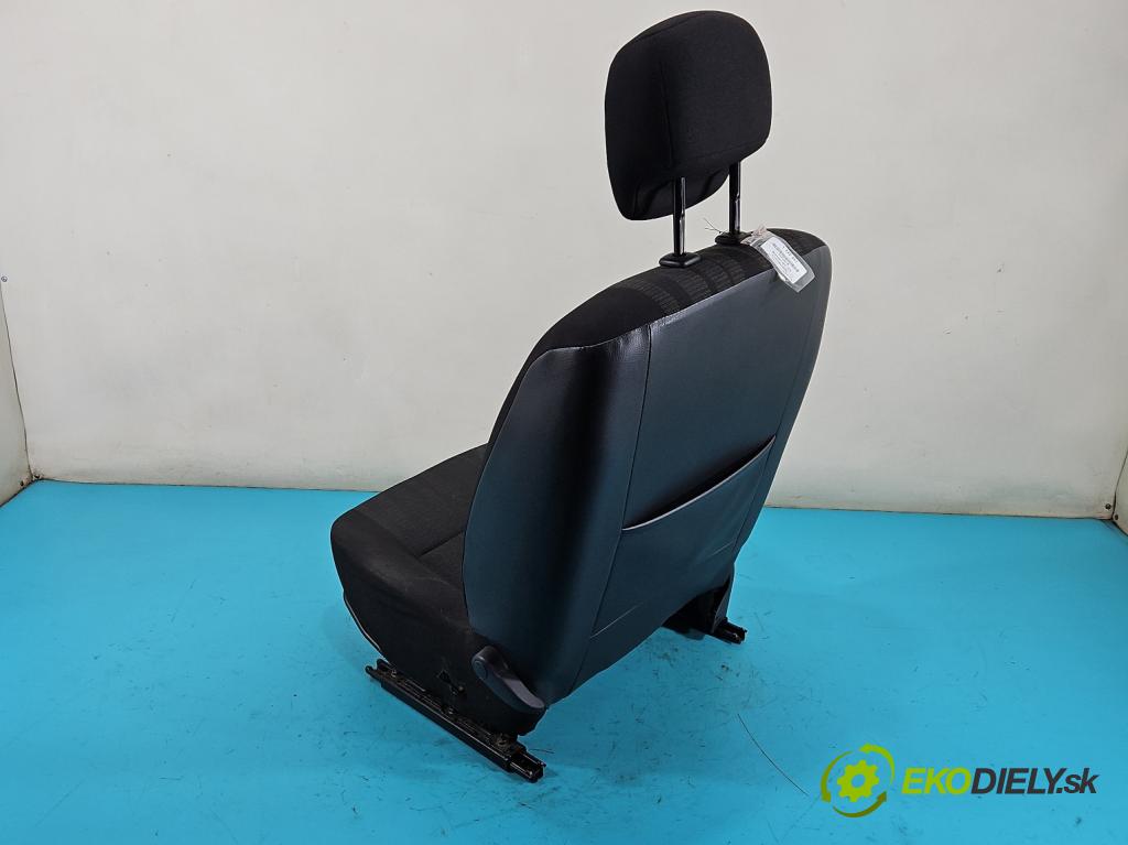Dacia Duster I 2010-2018 1.6 16V 105 HP manual 77 kW 1598 cm3 5- Sedačka pravý  (Sedačka, sedadlo)