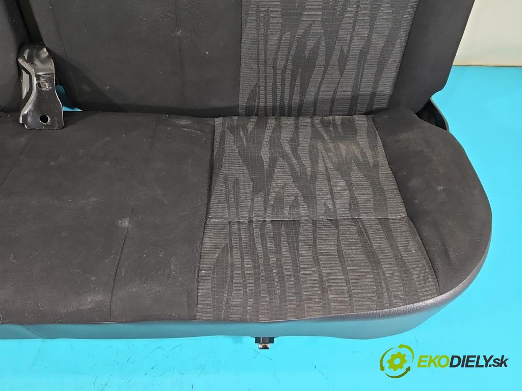 Dacia Duster I 2010-2018 1.6 16V 105 HP manual 77 kW 1598 cm3 5- Pohovka: zadné  (Sedadlo)