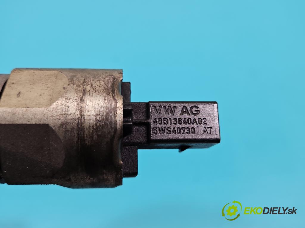 Vw Golf VI 2008-2013 1.6 tdi 105 HP manual 77 kW 1598 cm3 5- lišta vstrekovacia R03L125ACC (Vstrekovacia lišta)