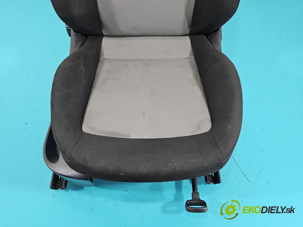 Seat Ibiza IV 6J 2008-2017 1.2 MPI 12V 69KM manual 51 kW 1198 cm3 5- Sedačka pravý  (Sedačka, sedadlo)