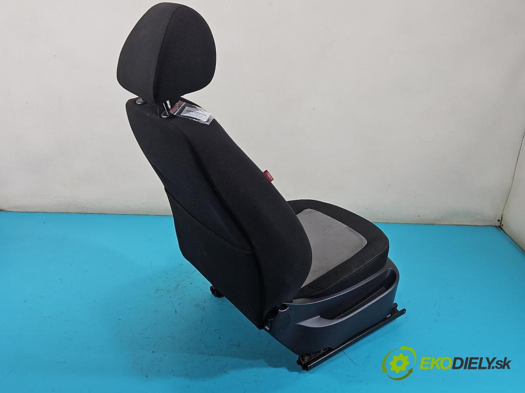 Seat Ibiza IV 6J 2008-2017 1.2 MPI 12V 69KM manual 51 kW 1198 cm3 5- Sedačka pravý  (Sedačka, sedadlo)