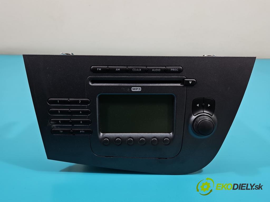 Seat Leon II 2005-2012 1.6 SR 102 HP manual 75 kW 1595 cm3 5- Radio originál 1P1035186B