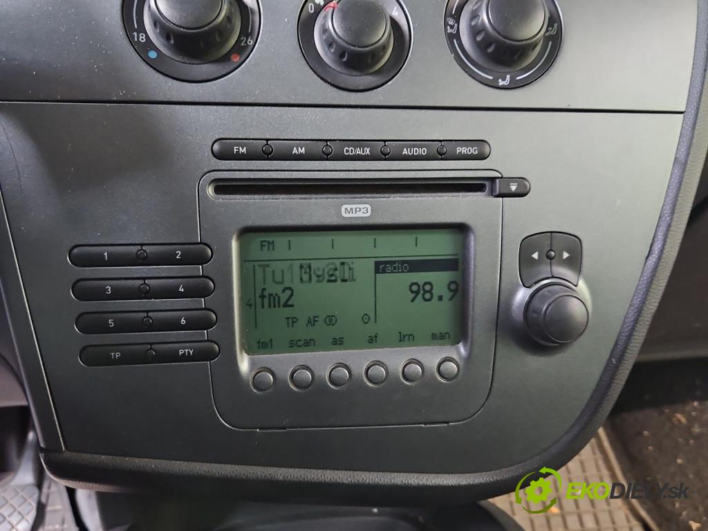 Seat Leon II 2005-2012 1.6 SR 102 HP manual 75 kW 1595 cm3 5- Radio originál 1P1035186B