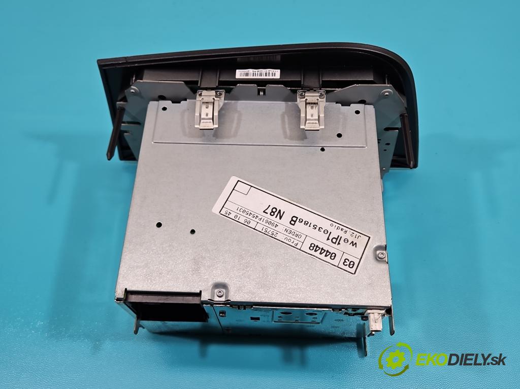 Seat Leon II 2005-2012 1.6 SR 102 HP manual 75 kW 1595 cm3 5- Radio originál 1P1035186B