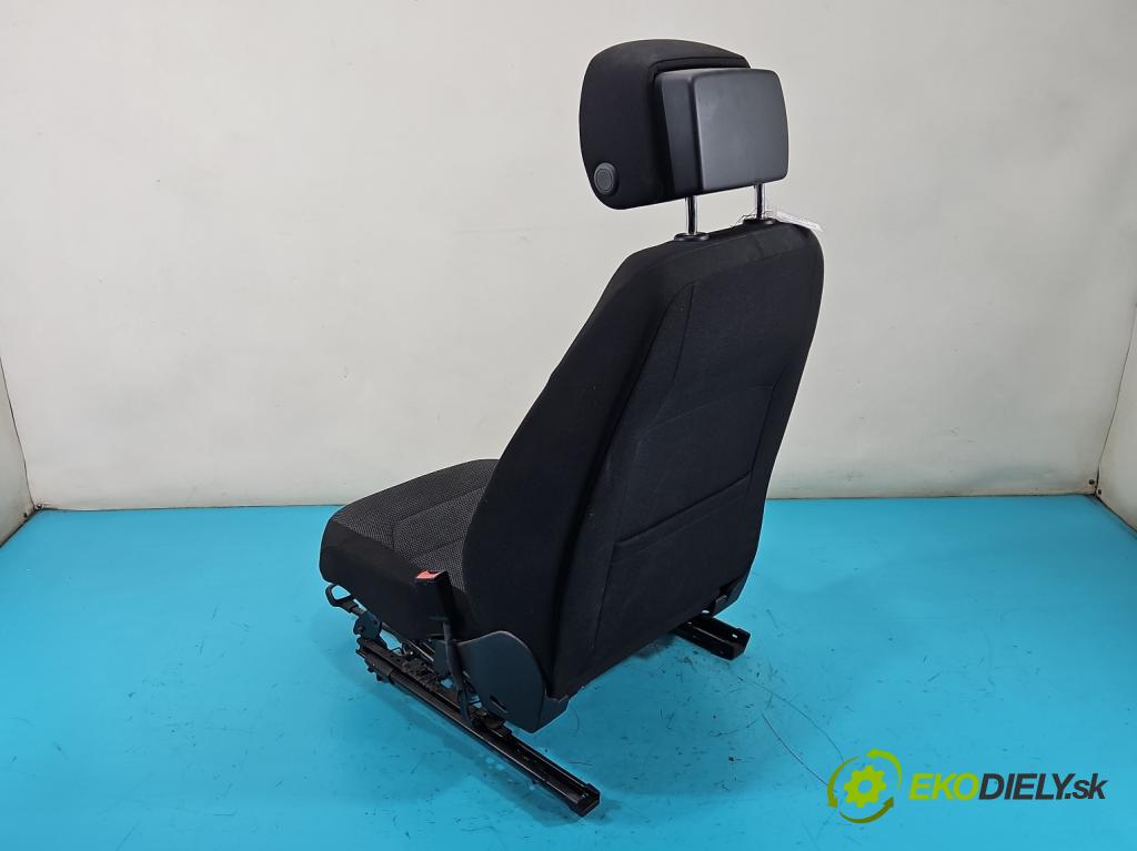 Vw Passat B7 2010-2014 2.0 tdi 140 HP manual 103 kW 1968 cm3 5- Sedačka pravý  (Sedačka, sedadlo)