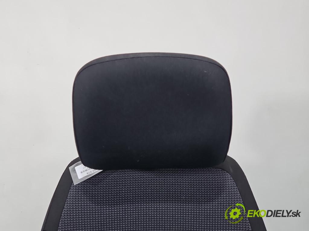 Vw Passat B7 2010-2014 2.0 tdi 140 HP manual 103 kW 1968 cm3 5- Sedačka pravý  (Sedačka, sedadlo)