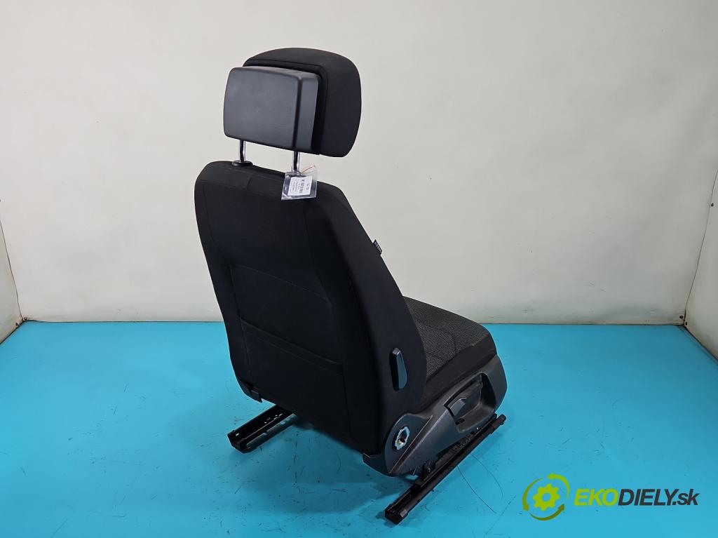 Vw Passat B7 2010-2014 2.0 tdi 140 HP manual 103 kW 1968 cm3 5- Sedačka pravý  (Sedačka, sedadlo)