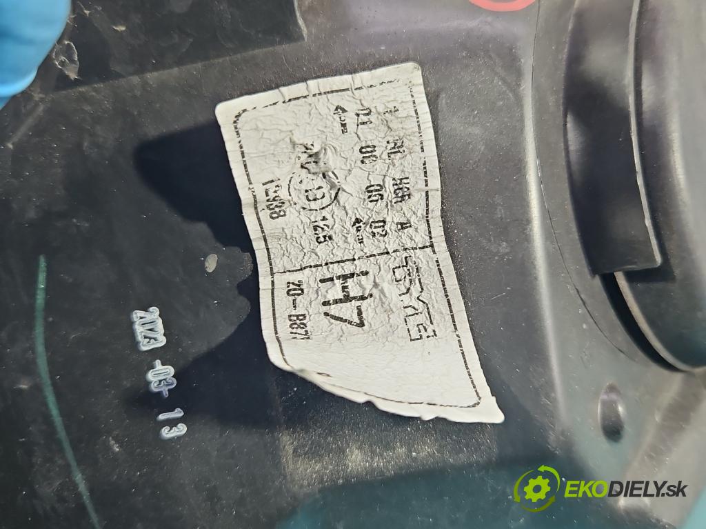 Renault Megane III 2008-2016 2.0 CVT 16V 140 HP automatic 103 kW 1997 cm3 5- Reflektor: pravý  (Svetlo predné pravé)