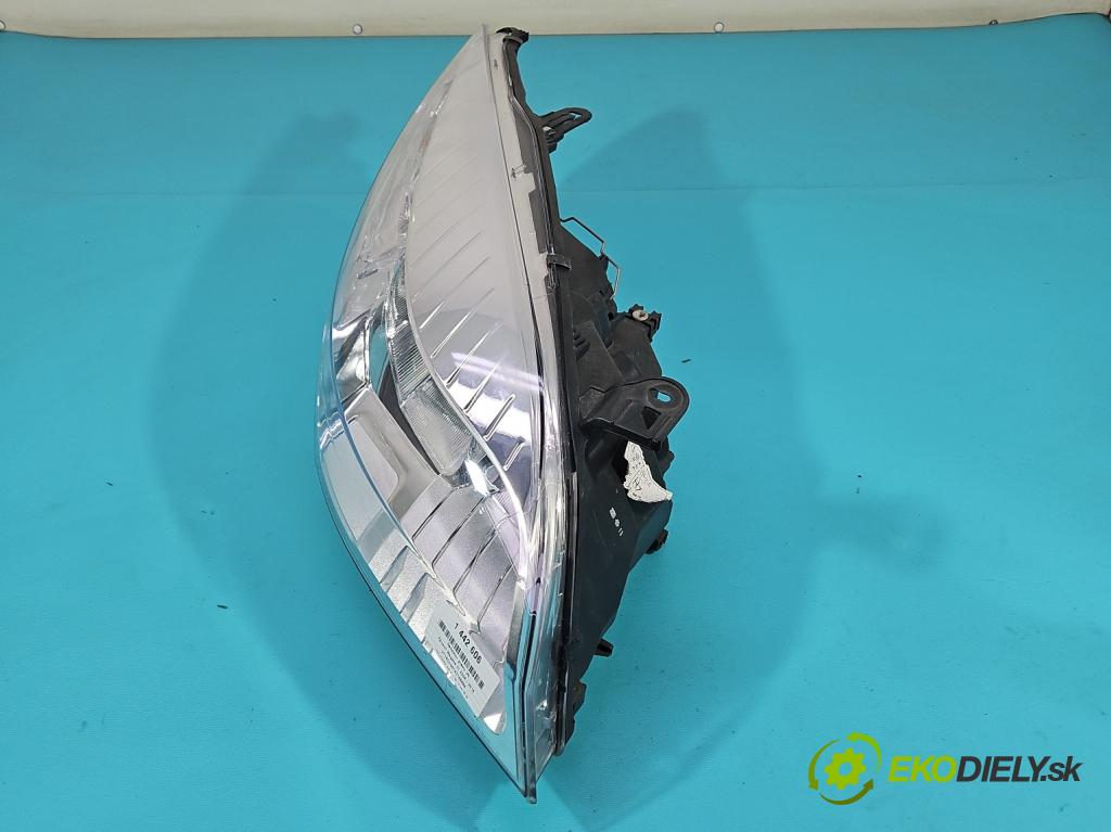 Renault Megane III 2008-2016 2.0 CVT 16V 140 HP automatic 103 kW 1997 cm3 5- Reflektor: pravý  (Svetlo predné pravé)