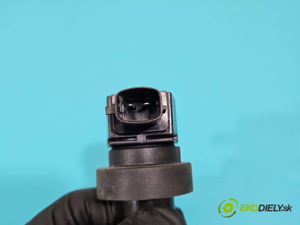 Kia Soul I 2008-2013 1.6 16V 126 HP manual 92,7 kW 1591 cm3 5- cievka zapaľovacia 0040100475 (Zapaľovacia cievka)