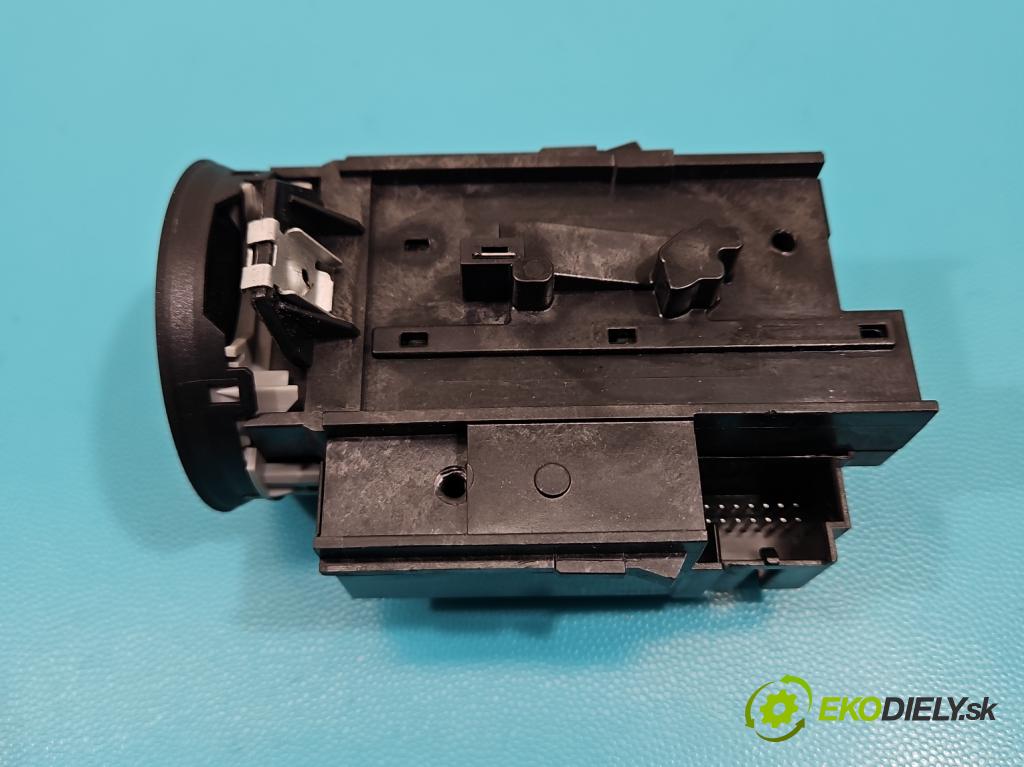 Vw Passat B7 2010-2014 2.0 tdi 140 HP manual 103 kW 1968 cm3 5- Spínačka 3C0905843AD (Spínacia skrinka)