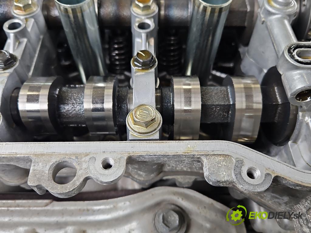 Toyota Auris II 2012-2018 1.6 16V 132 HP manual 97 kW 1598 cm3 5- motor benzín: 1ZR