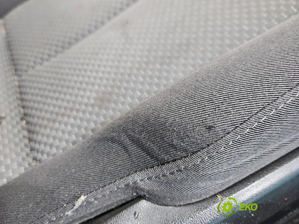 Seat Leon II 2005-2012 1.6 SR 102 HP manual 75 kW 1595 cm3 5- Sedačka pravý  (Sedačka, sedadlo)