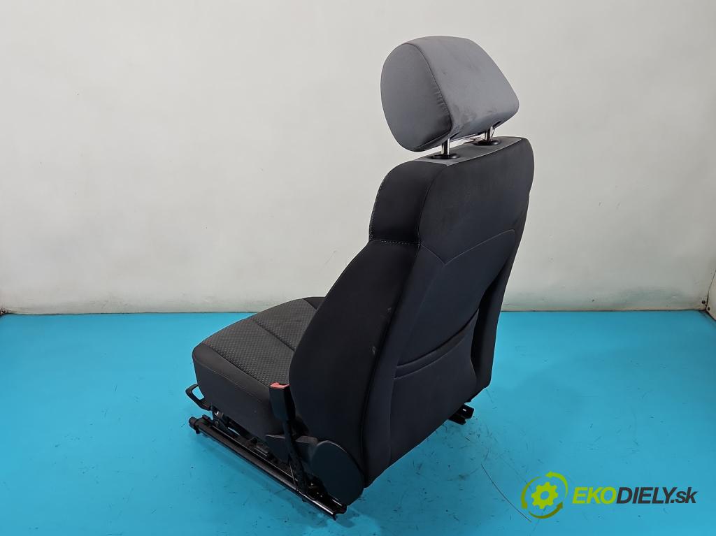 Seat Leon II 2005-2012 1.6 SR 102 HP manual 75 kW 1595 cm3 5- Sedačka pravý  (Sedačka, sedadlo)