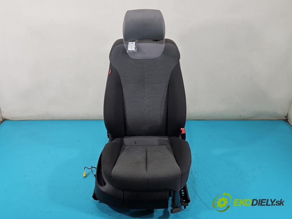 Seat Leon II 2005-2012 1.6 SR 102 HP manual 75 kW 1595 cm3 5- Sedačka pravý  (Sedačka, sedadlo)