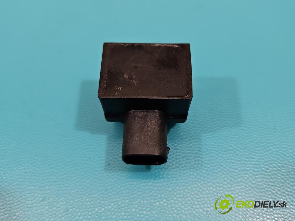 Vw Golf IV 1997-2003 1.9 sdi 68 hp manual 50 kW 1896 cm3 5- snímač ESP 1J0907651A