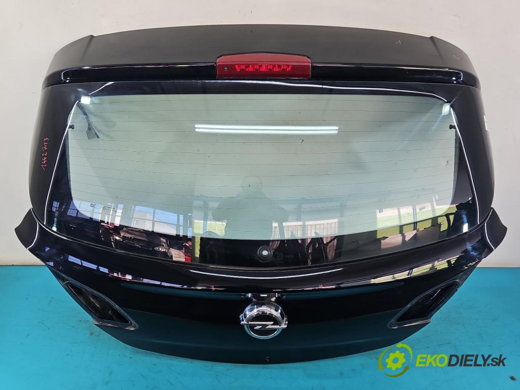 Opel Corsa E 2014-2019 1.4 16V 90 hp manual 66 kW 1398 cm3 5- zadní kufrové dveře  (Zadní kapoty)