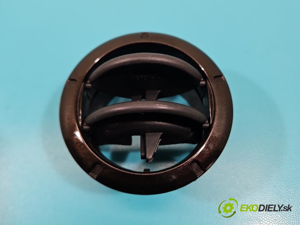 Dacia Duster I 2010-2018 1.6 16V 105 HP manual 77 kW 1598 cm3 5- Mřížka: kúrenia stredová 87606726 (Mriežka kúrenia (fukár))