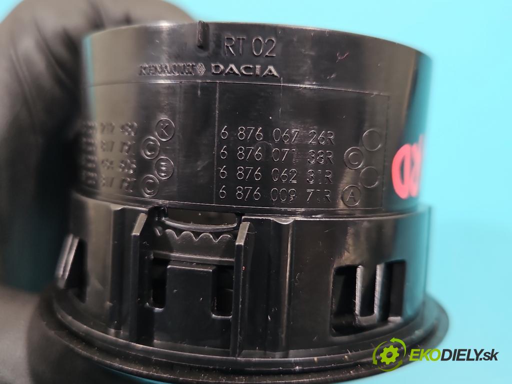 Dacia Duster I 2010-2018 1.6 16V 105 HP manual 77 kW 1598 cm3 5- Mřížka: kúrenia stredová 687606726 (Mriežka kúrenia (fukár))