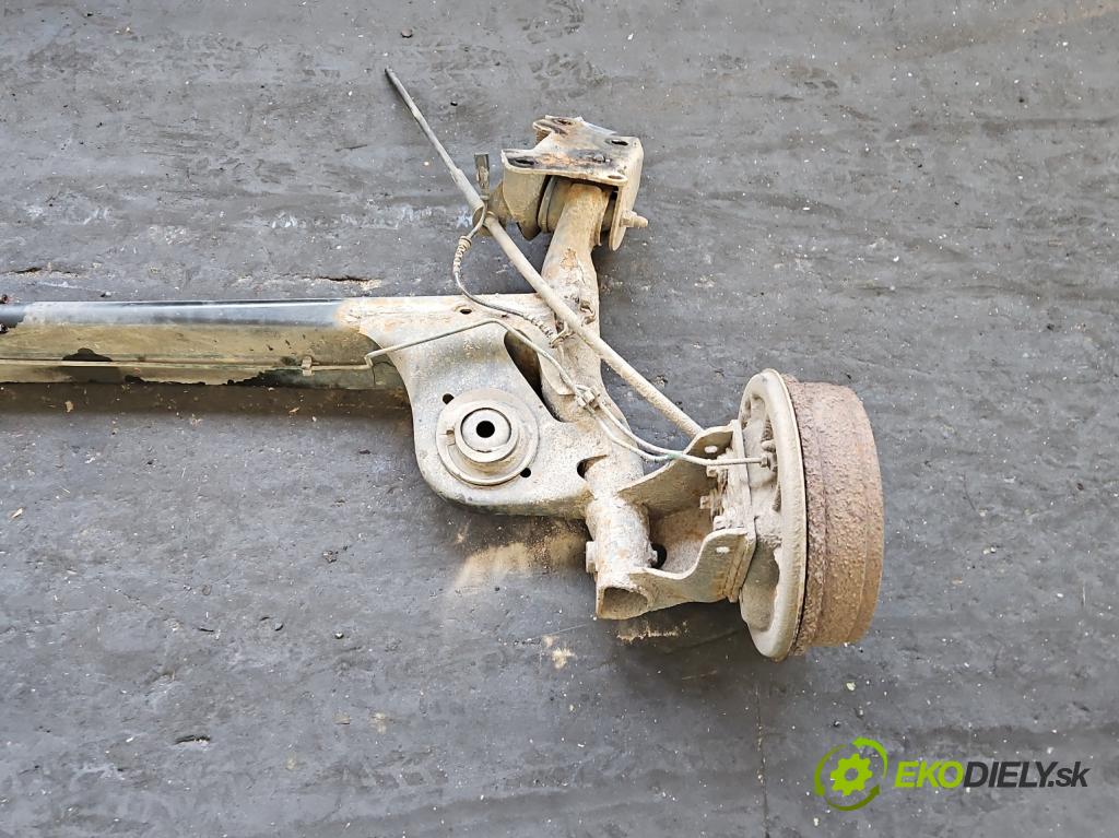 Dacia Duster I 2010-2018 1.6 16V 105 hp manual 77 kW 1598 cm3 5- zadní výztuha  (Výztuhy zadní)