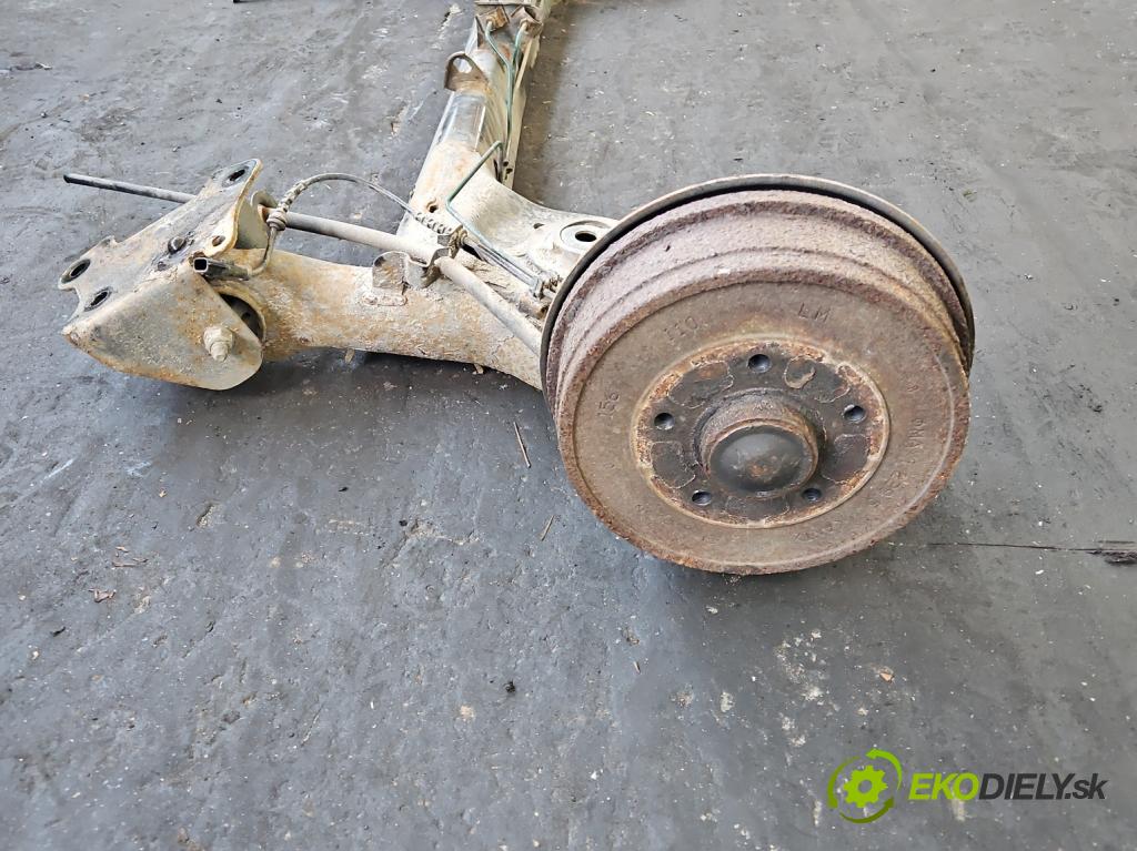 Dacia Duster I 2010-2018 1.6 16V 105 hp manual 77 kW 1598 cm3 5- zadní výztuha  (Výztuhy zadní)