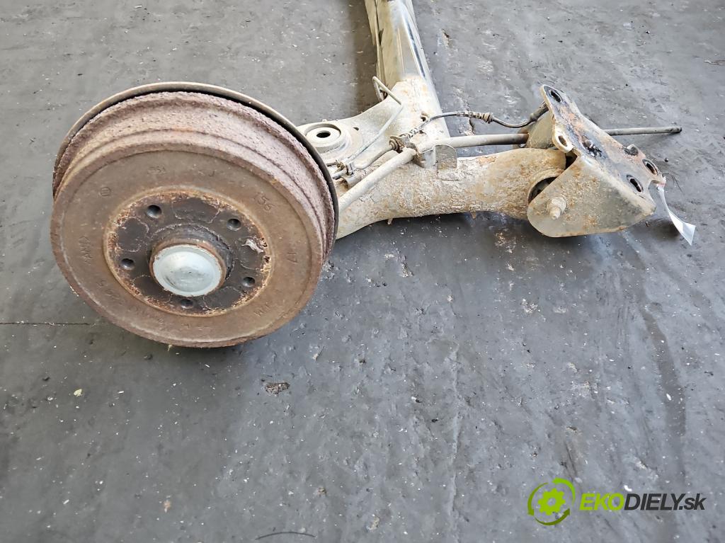 Dacia Duster I 2010-2018 1.6 16V 105 hp manual 77 kW 1598 cm3 5- zadní výztuha  (Výztuhy zadní)