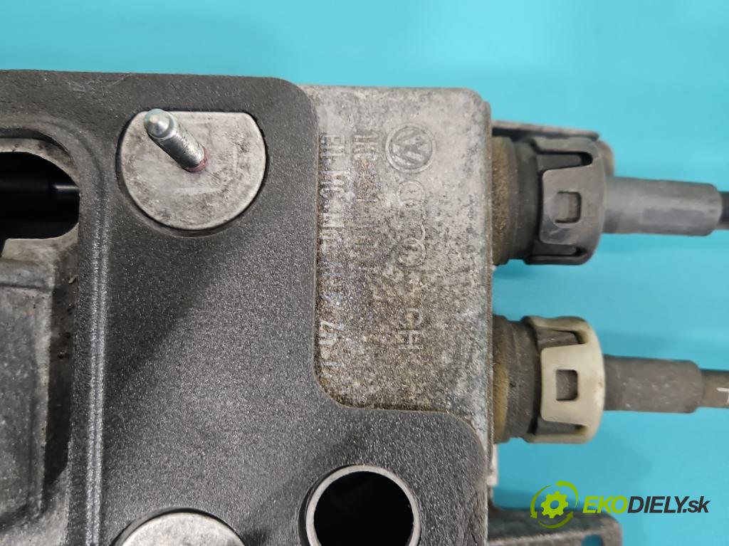 Seat Leon II 2005-2012 1.6 SR 102 HP manual 75 kW 1595 cm3 5- Páka: Změny: stupeň,rýchlosť 1K0711049BE (Rýchlostná páka (kulisa))