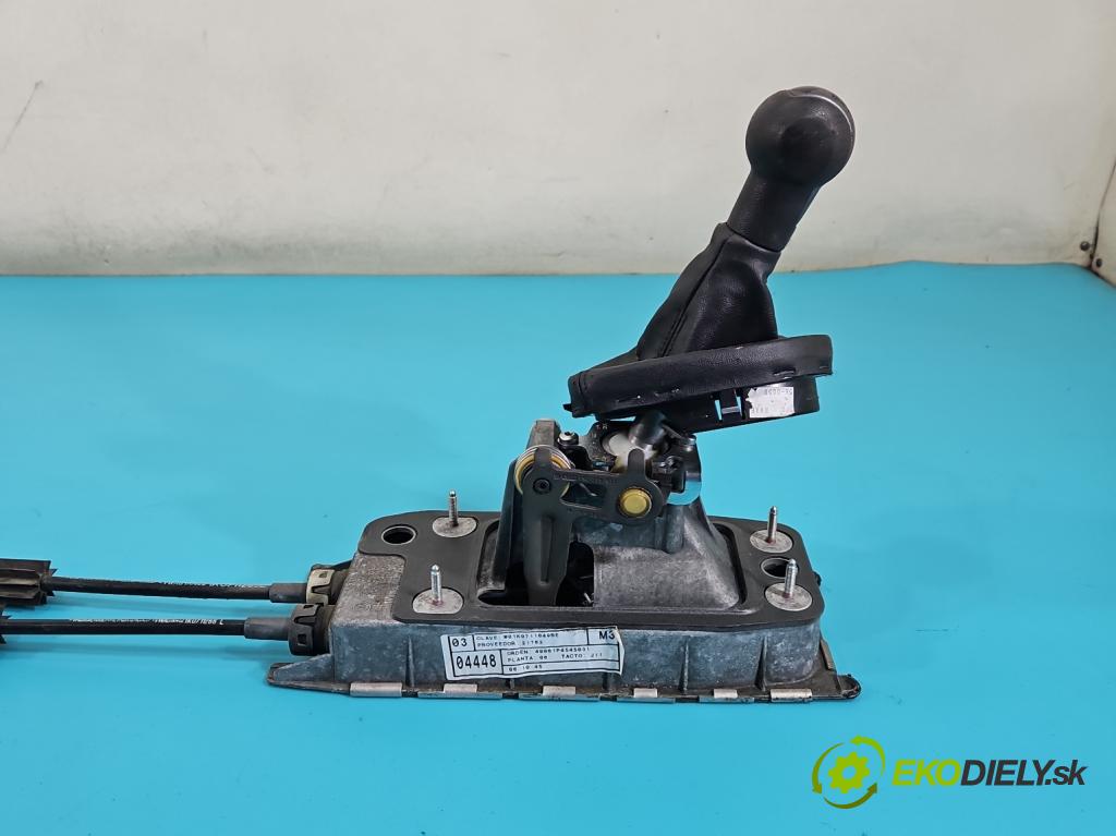 Seat Leon II 2005-2012 1.6 SR 102 HP manual 75 kW 1595 cm3 5- Páka: Změny: stupeň,rýchlosť 1K0711049BE (Rýchlostná páka (kulisa))