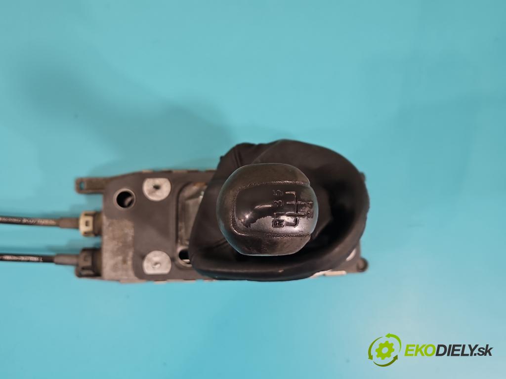 Seat Leon II 2005-2012 1.6 SR 102 HP manual 75 kW 1595 cm3 5- Páka: Změny: stupeň,rýchlosť 1K0711049BE (Rýchlostná páka (kulisa))