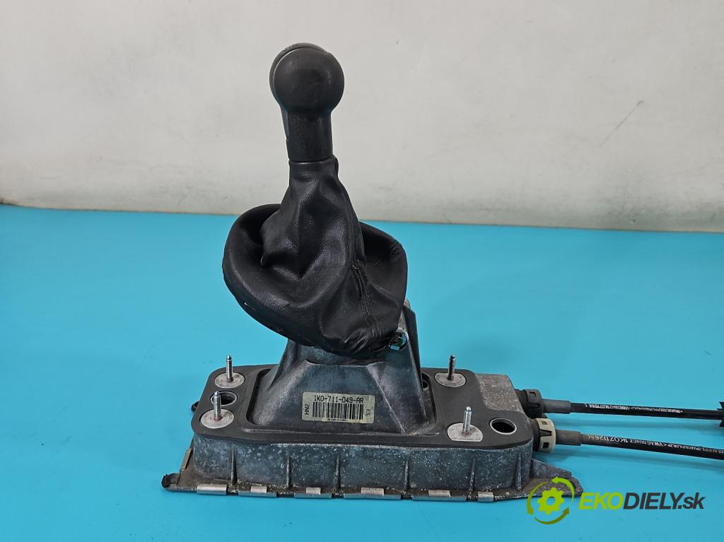 Seat Leon II 2005-2012 1.6 SR 102 HP manual 75 kW 1595 cm3 5- Páka: Změny: stupeň,rýchlosť 1K0711049BE (Rýchlostná páka (kulisa))