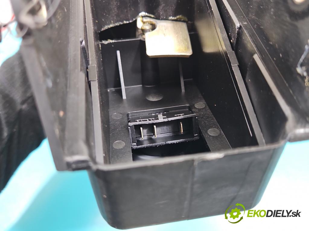 Smart Fortwo 1998-2007 41 HP automatic 30 kW 599 cm3 3- Spínačka  (Spínacia skrinka)