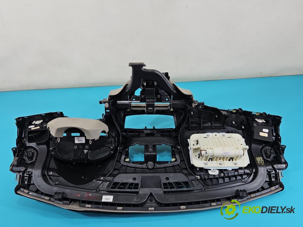 Renault Megane III 2008-2016 2.0 16V 140 HP automatic 103 kW 1997 cm3 5- kokpit,pristrojová doska rozdeľovacia