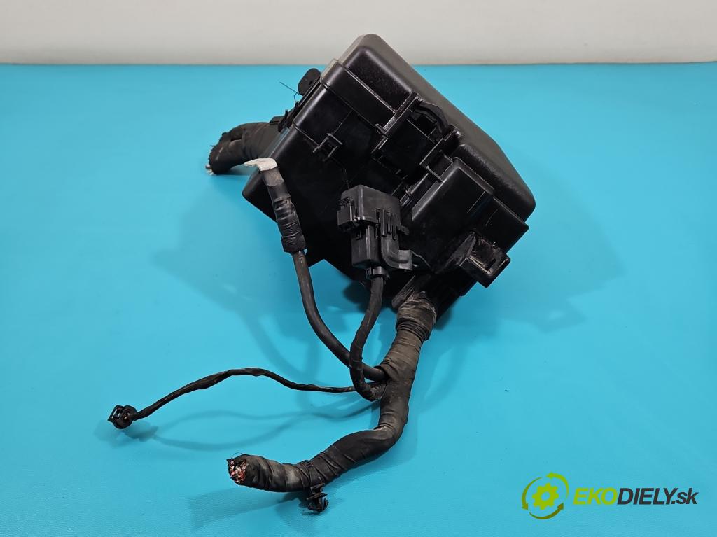 Kia Optima IV 2015-2020 1.7 crdi 141 hp automatic 104 kW 1685 cm3 5- skříňka pojistková 912B7-D4010 (Pojistkové skříňky)