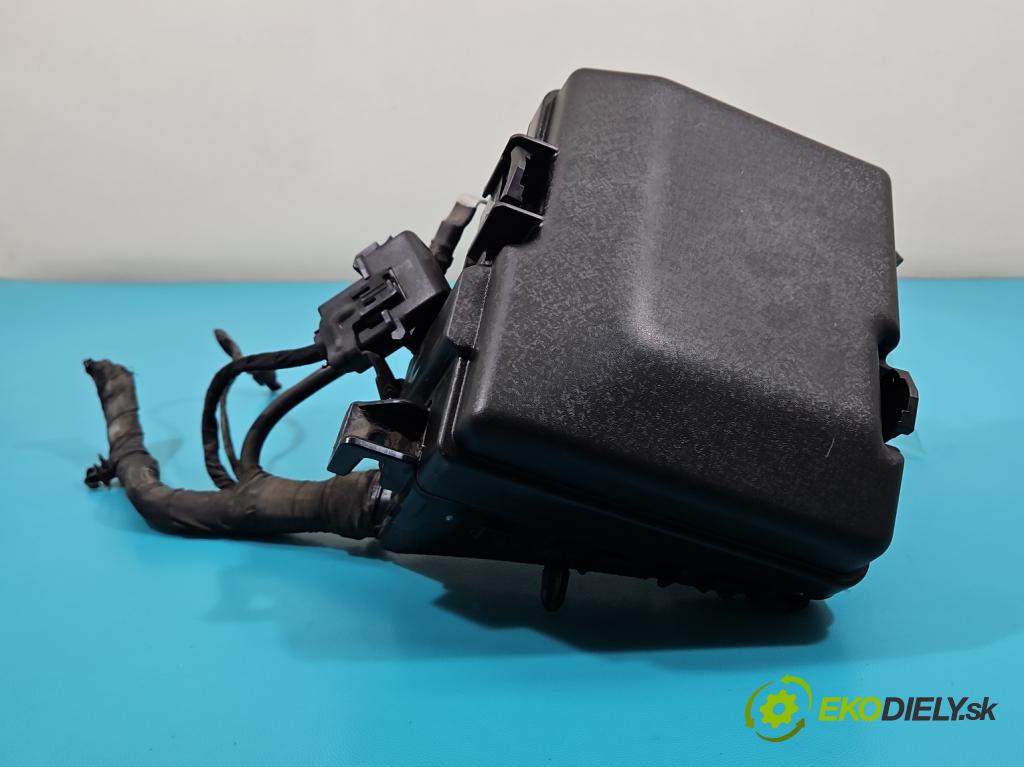 Kia Optima IV 2015-2020 1.7 crdi 141 hp automatic 104 kW 1685 cm3 5- skříňka pojistková 912B7-D4010 (Pojistkové skříňky)