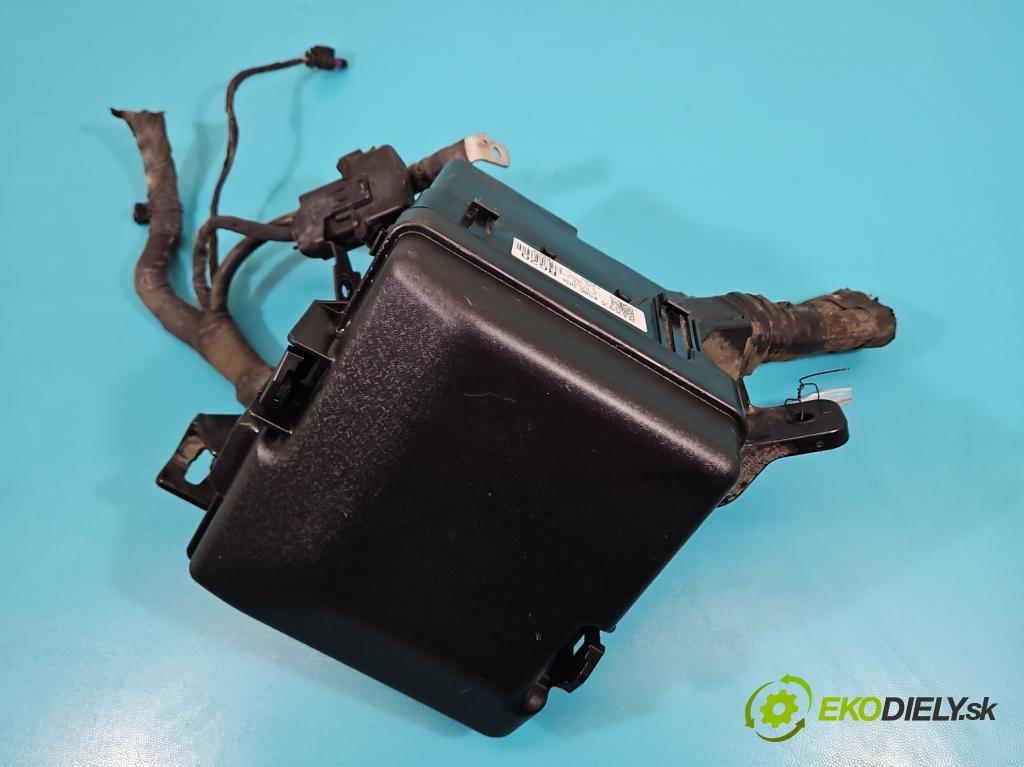 Kia Optima IV 2015-2020 1.7 crdi 141 hp automatic 104 kW 1685 cm3 5- skříňka pojistková 912B7-D4010 (Pojistkové skříňky)