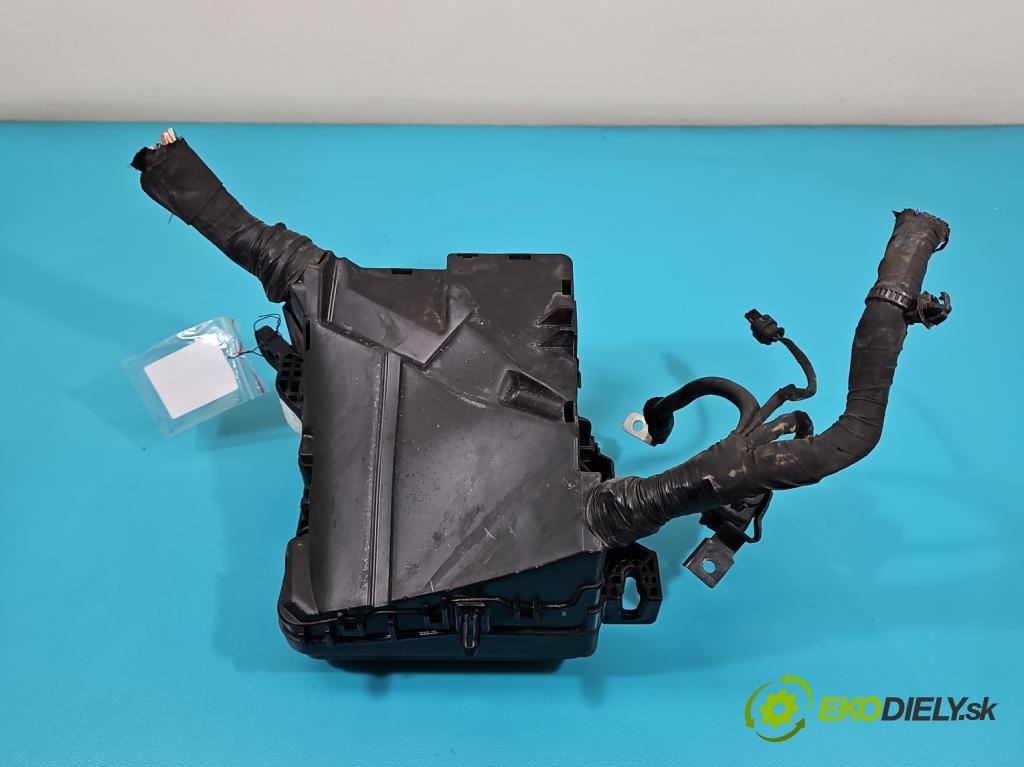 Kia Optima IV 2015-2020 1.7 crdi 141 hp automatic 104 kW 1685 cm3 5- skříňka pojistková 912B7-D4010 (Pojistkové skříňky)