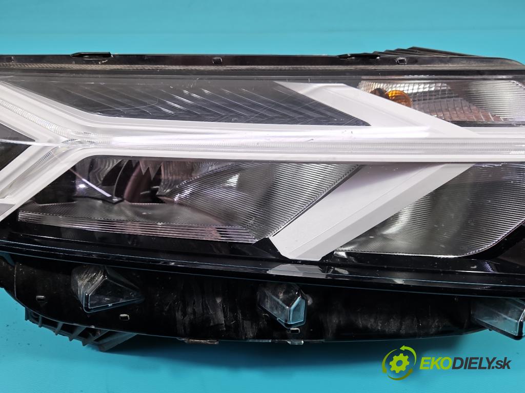 Dacia Sandero III 2020- 1.0 SCe: 91 KM manual 67 kW 999 cm3 5- Reflektor: pravý 260107920R (Svetlo predné pravé)