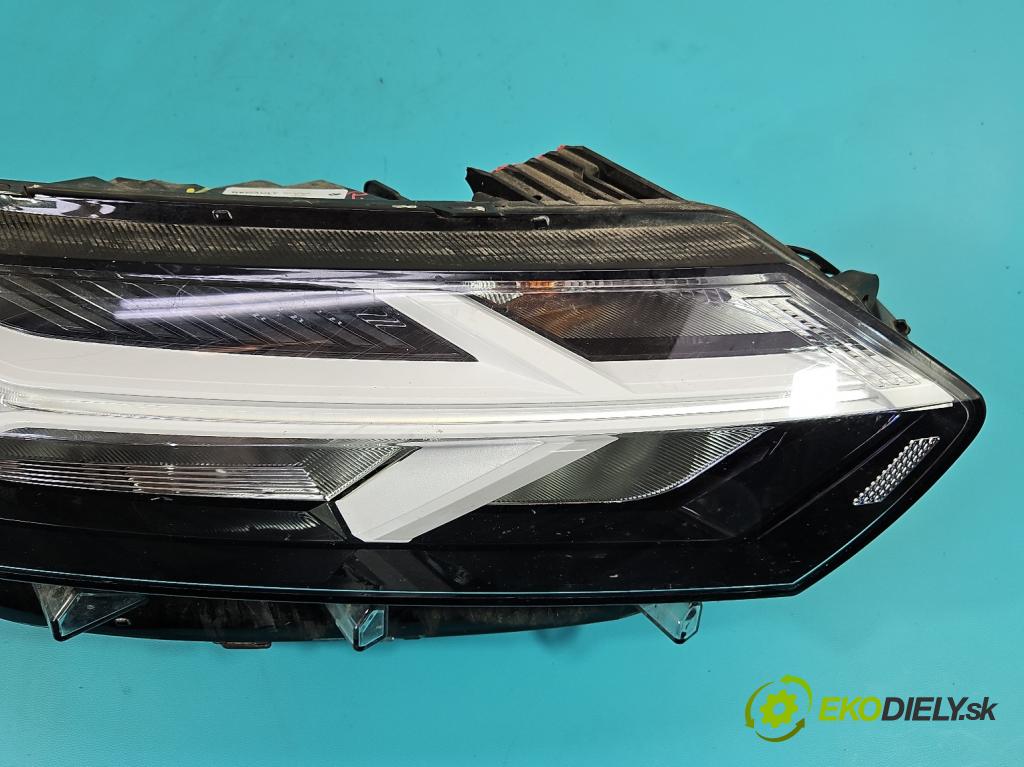 Dacia Sandero III 2020- 1.0 SCe: 91 KM manual 67 kW 999 cm3 5- Reflektor: pravý 260107920R (Svetlo predné pravé)