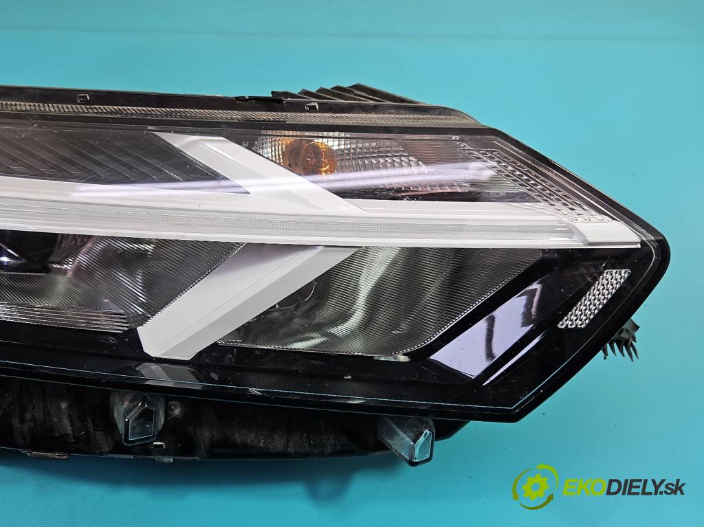 Dacia Sandero III 2020- 1.0 SCe: 91 KM manual 67 kW 999 cm3 5- Reflektor: pravý 260107920R (Svetlo predné pravé)