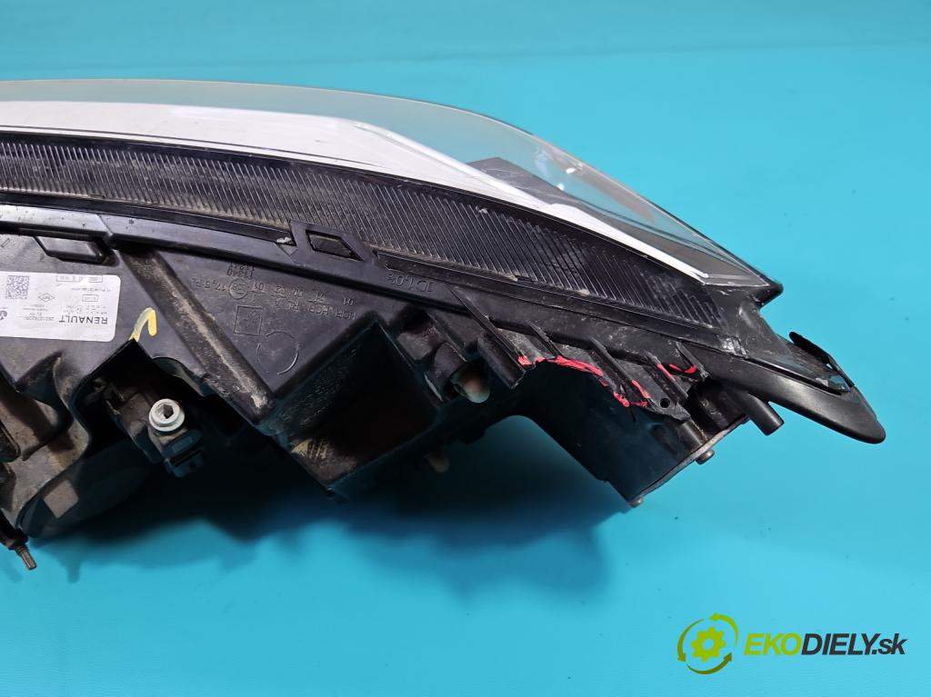 Dacia Sandero III 2020- 1.0 SCe: 91 KM manual 67 kW 999 cm3 5- Reflektor: pravý 260107920R (Svetlo predné pravé)