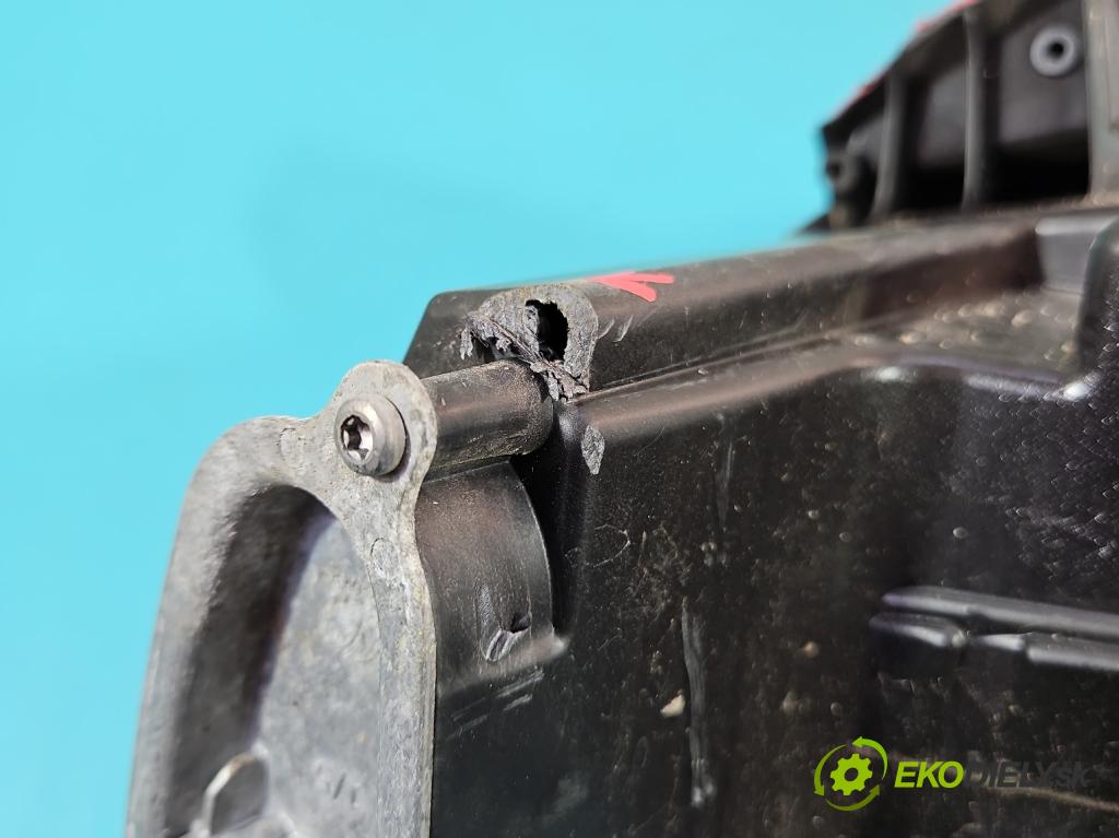 Dacia Sandero III 2020- 1.0 SCe: 91 KM manual 67 kW 999 cm3 5- Reflektor: pravý 260107920R (Svetlo predné pravé)