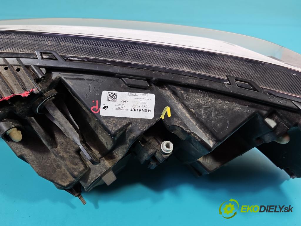 Dacia Sandero III 2020- 1.0 SCe: 91 KM manual 67 kW 999 cm3 5- Reflektor: pravý 260107920R (Svetlo predné pravé)