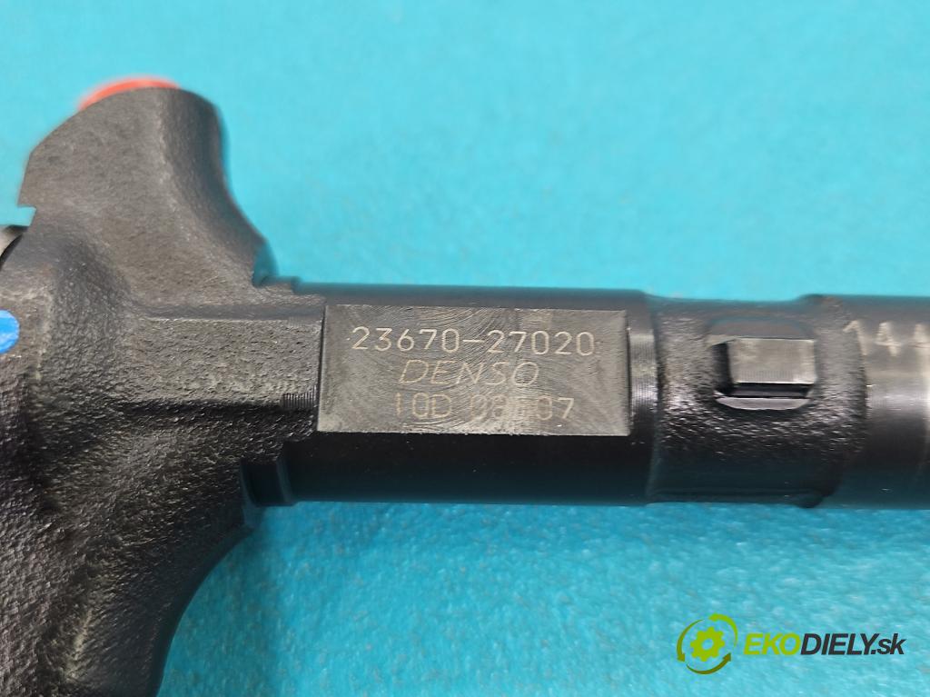 Toyota Corolla E12 2001-2009 2.0 D4D 90 HP manual 66 kW 1995 cm3 5- vstrek 23670-27020 (Vstrekovač paliva)
