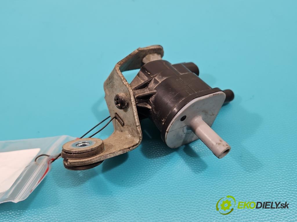 Toyota Auris II 2012-2018 1.6 16V 132  HP manual 97 kW 1598 cm3 5- ventil podtlaku 90910-TC001 (Ventil)